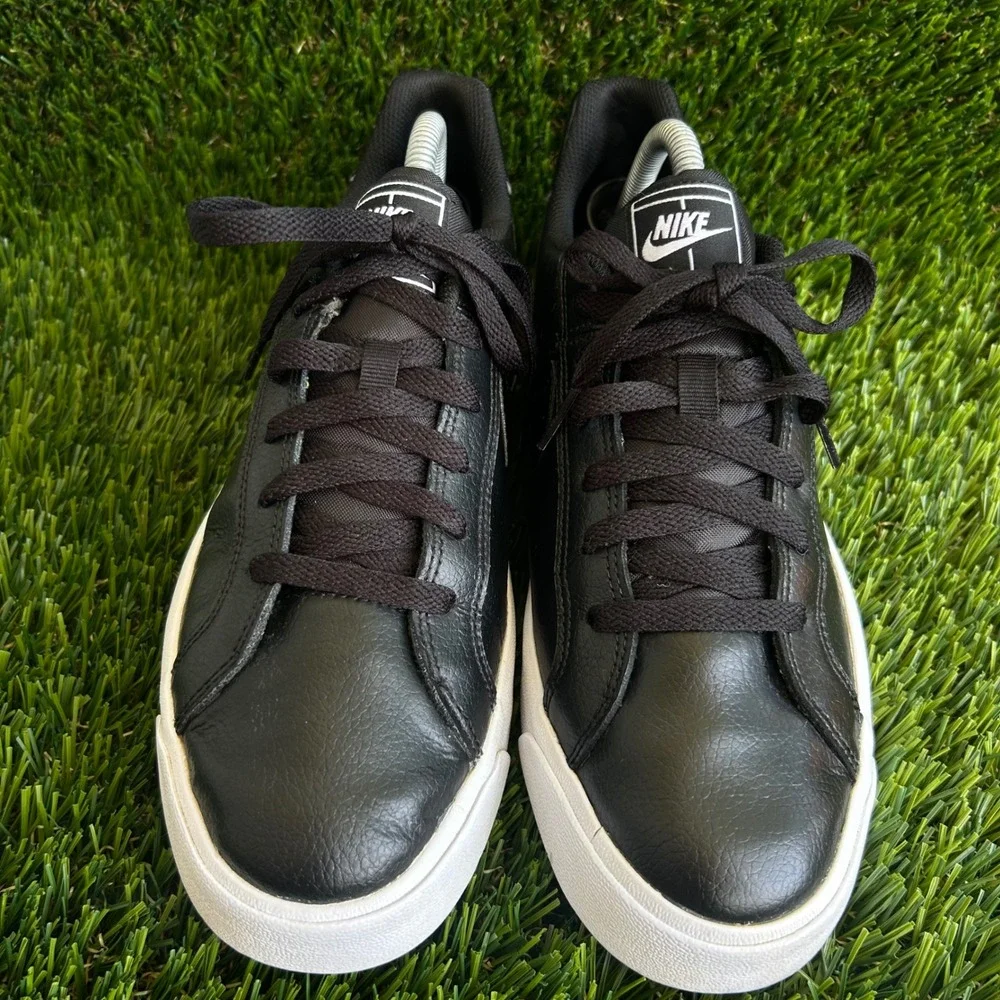 Nike court royale